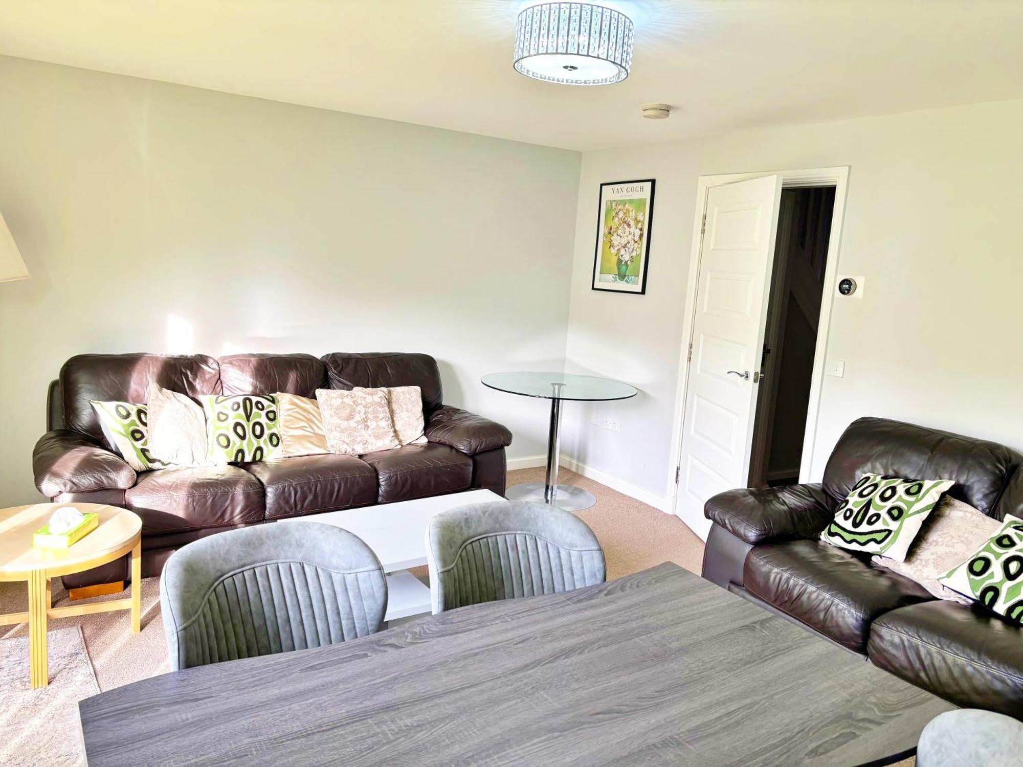 3 Bed House With Parking Near Airport Villa Edinburgh Exterior photo