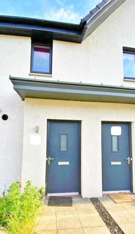 3 Bed House With Parking Near Airport Villa Edinburgh Exterior photo